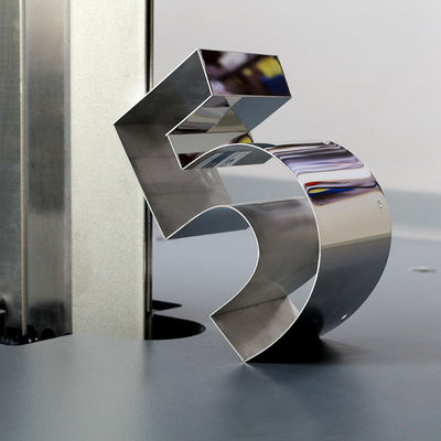EJON Y13L 금속 평면 알루미늄 3D CNC 굽기 기계 0.4-1.2mm 채널 문자 굽기