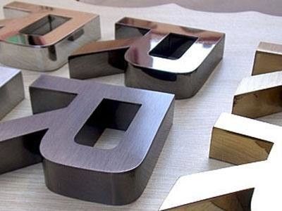 ±0.1mm 정확성 CNC 자동 3D 채널 문자 굽기 기계 광고 표지